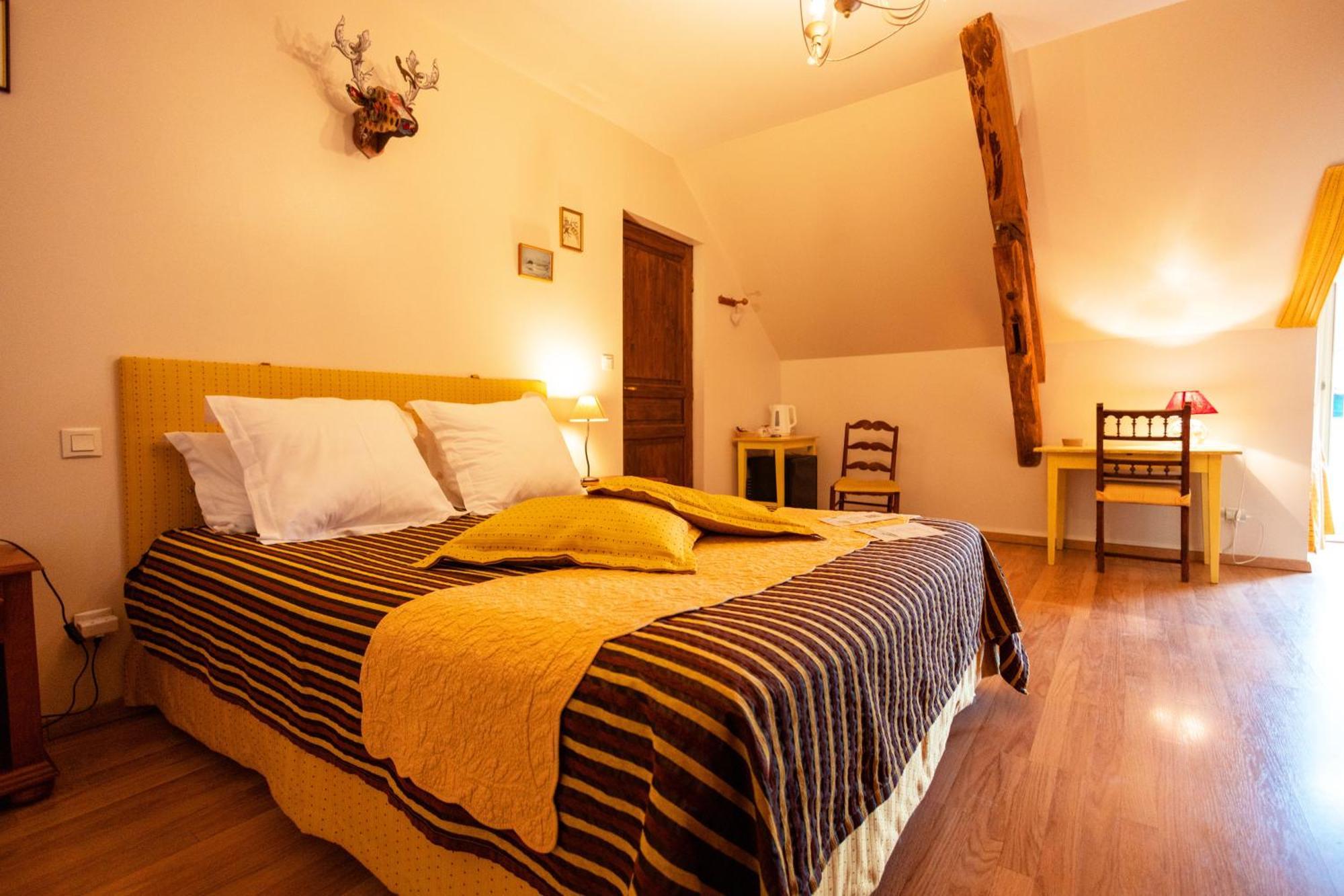 Ferme De Marpalu Bed & Breakfast La Ferte-Saint-Cyr Exterior photo