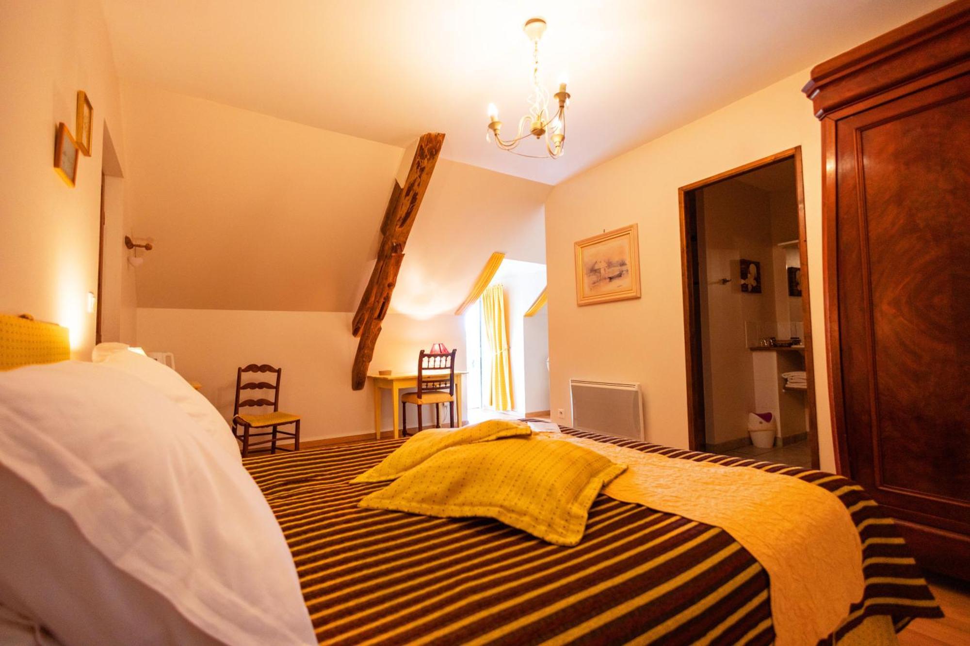 Ferme De Marpalu Bed & Breakfast La Ferte-Saint-Cyr Exterior photo