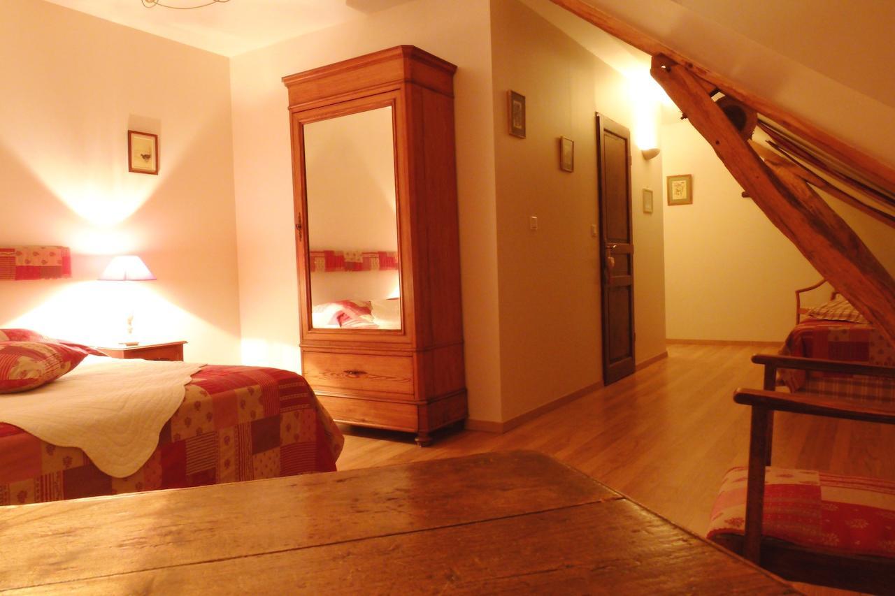 Ferme De Marpalu Bed & Breakfast La Ferte-Saint-Cyr Room photo
